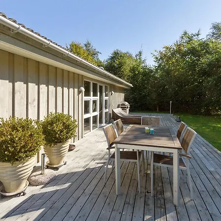 Feriehus Four-bedroom Holiday In *