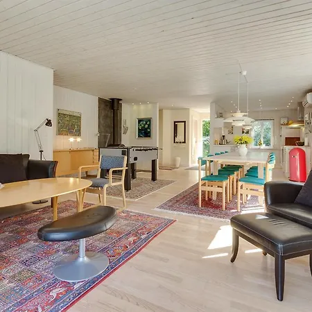 Feriehus Four-bedroom Holiday In *