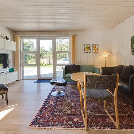 Feriehus Four-bedroom Holiday In *